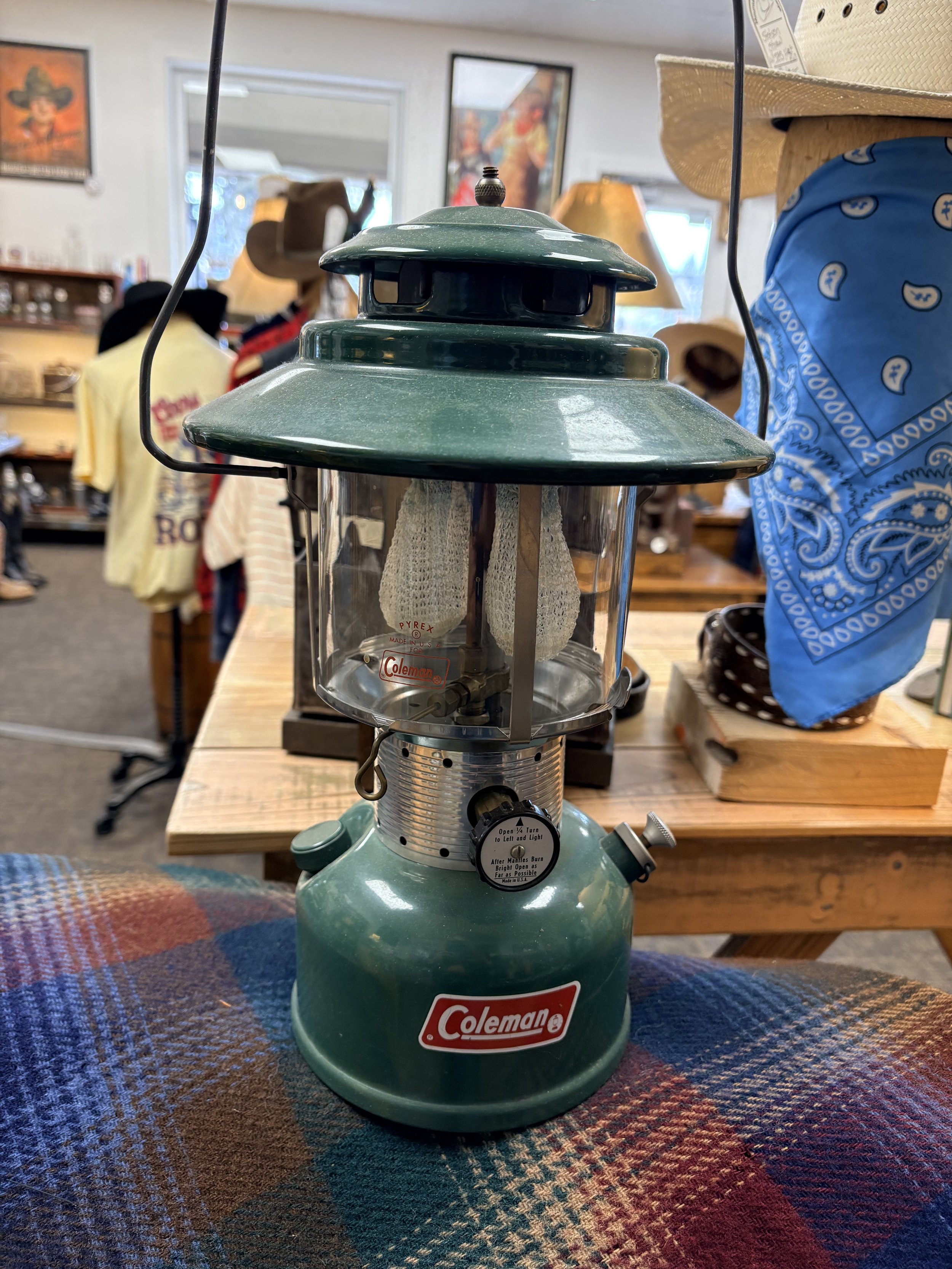 Vintage Coleman Model 226F Lantern - Classic Outdoor